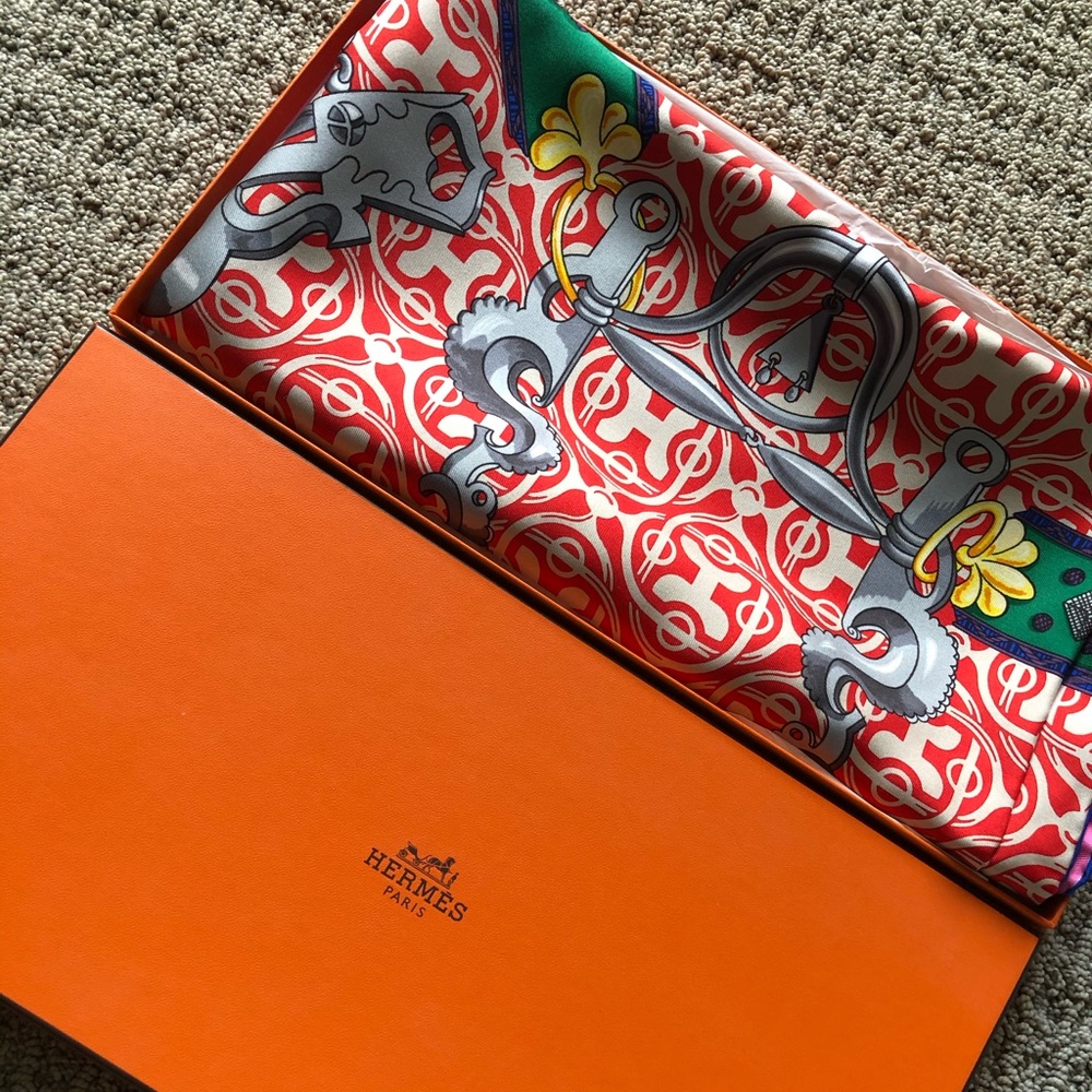Hermes 140 * 140 Scarf